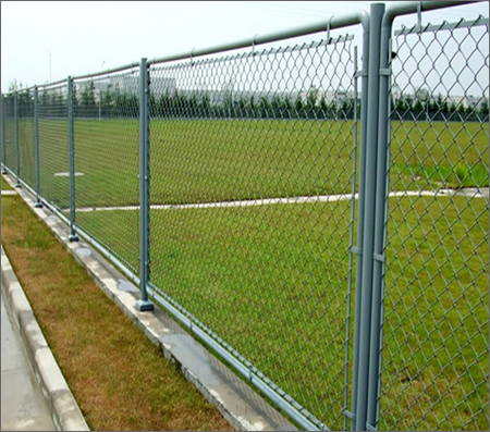 5x5 cm hole chain link fence